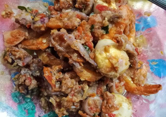 2. Udang Cumi Telur Puyuh Masak Pedas