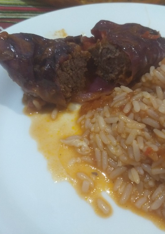 Una foto de Niños envueltos en repollo