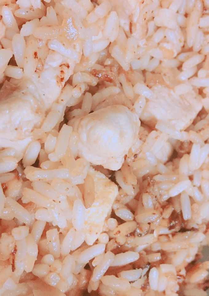 Una foto de Pollo con arroz y tortilla en Olla Gr G ó tradicional