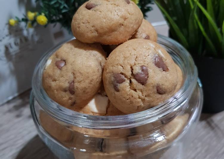 Langkah Mudah untuk Membuat 2. Chewy and Soft Chocochips Cookies yang Sempurna