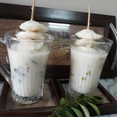 A picture of Coconut Kadhi Idli.
