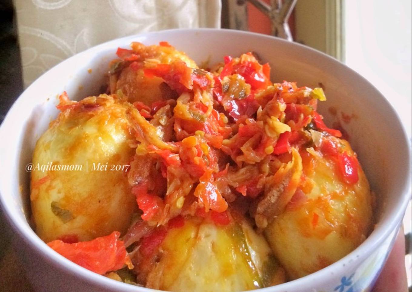 Langkah Mudah untuk Membuat Balado Telur & Teri yang Bisa Manjain Lidah
