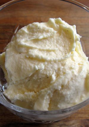 A picture of Super Easy Vanilla Ice-cream.