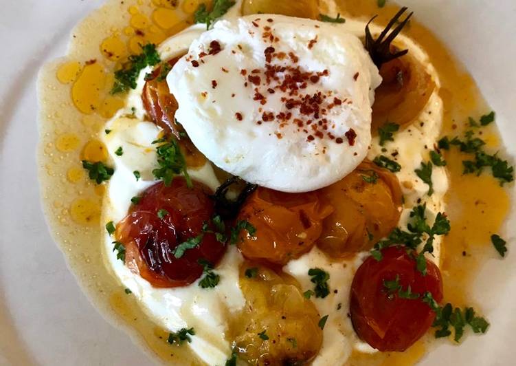 Sausage charred cherry tomatoes with cold yoghurt and poached egg
