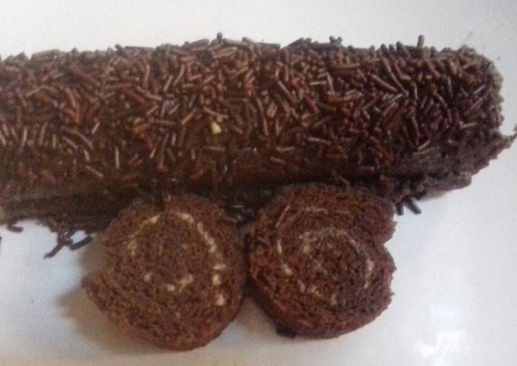 Bolu gulung coklat