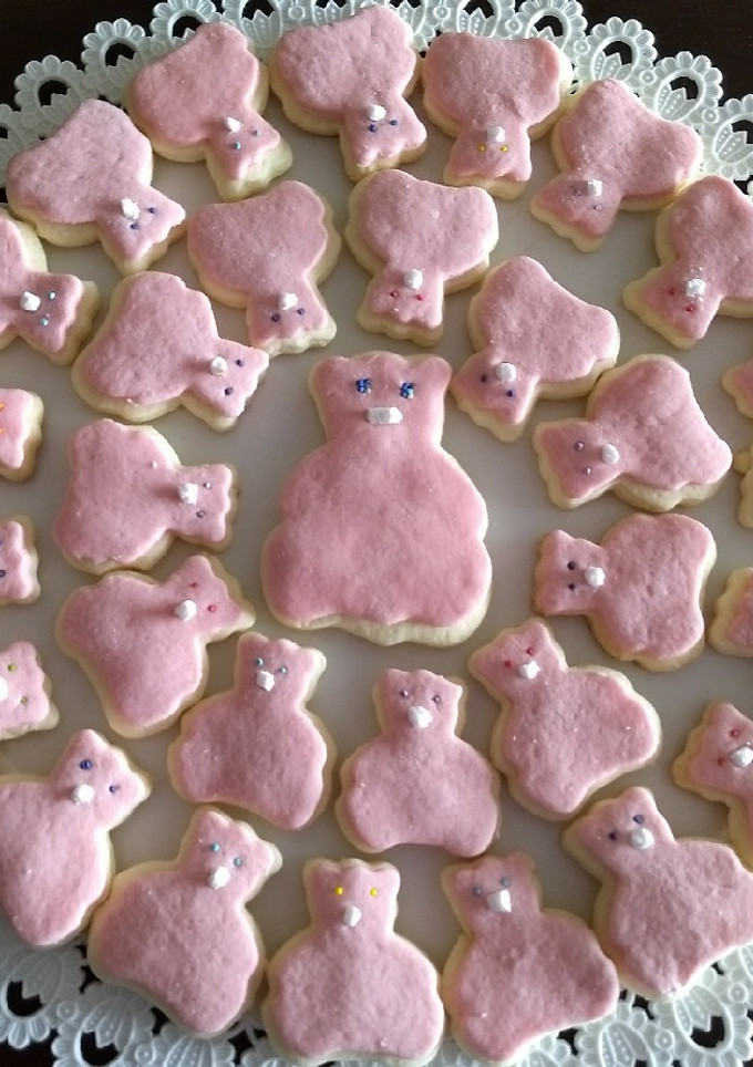 Una foto de Torta de galletas decoradas con fondant