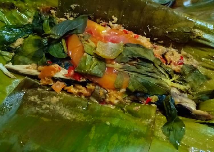 Langkah Mudah untuk Membuat Pepes ikan pindang Anti Gagal
