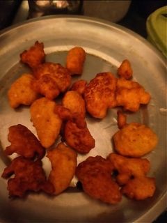 भुट्टे के पकोड़े (Bhutta ke Pakode Recipe in Hindi) रेसिपी मुख्य फोटो