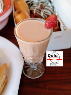A picture of Strawberry milk shake.