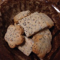 A picture of Crunchy Sesame Cookies.