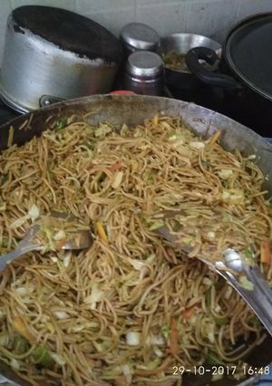 A picture of Chowmein.