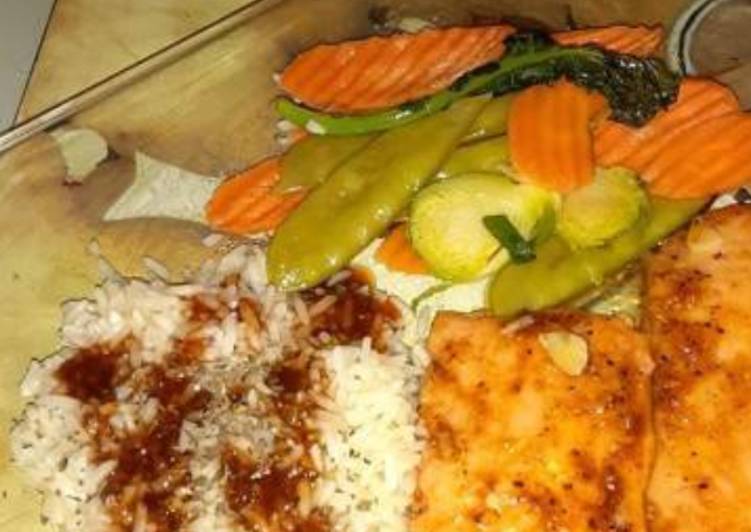 Steamed salmon,rice, vegetables w/ cherryaki sauce Steamed salmon,rice, vegetables w/ cherryaki sauce