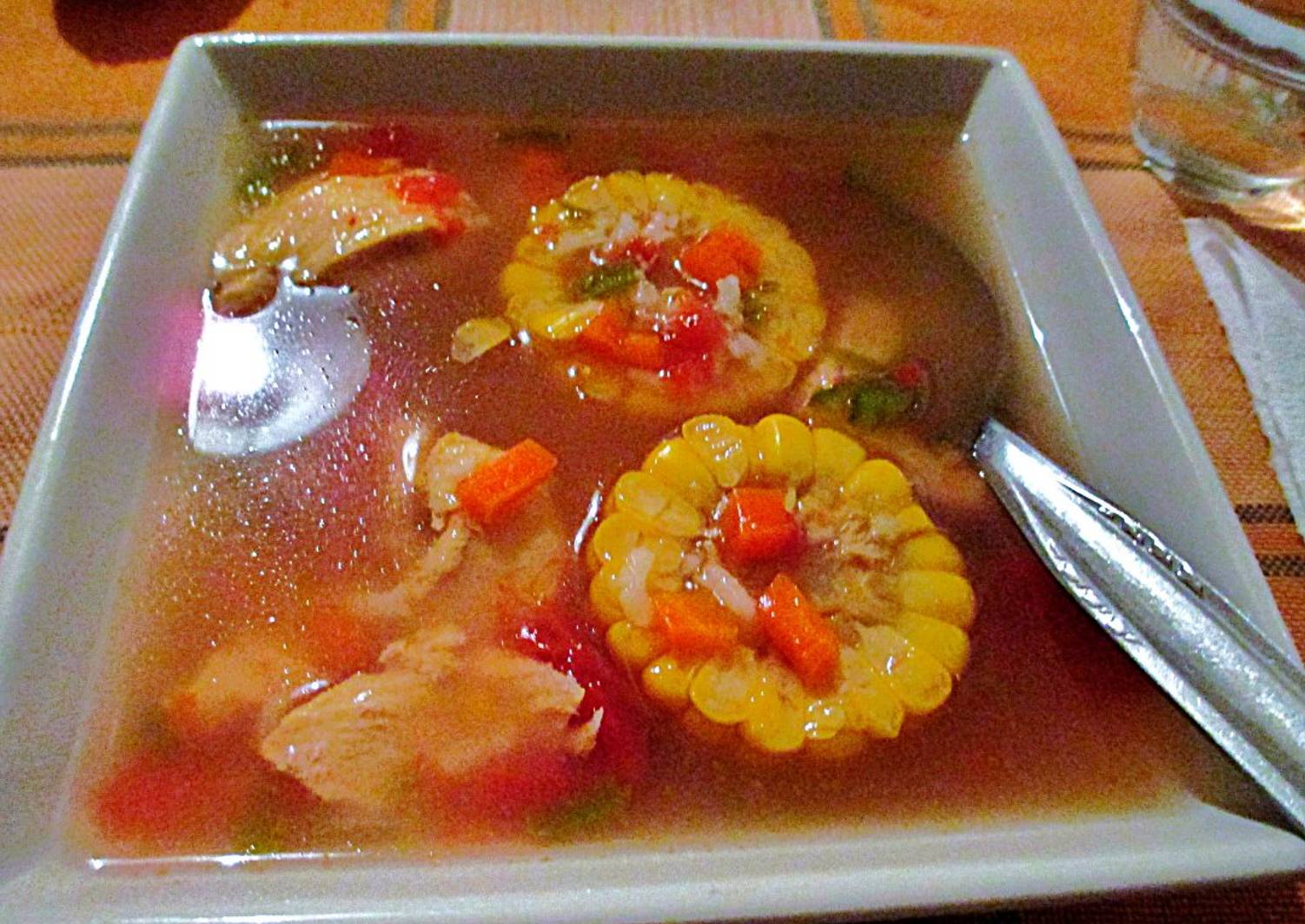 Sopa de mazorca de maíz con pollo Receta de "cocinar con Cookpad