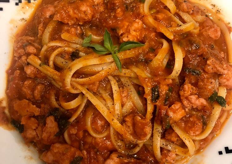 Espaguete com linguiça