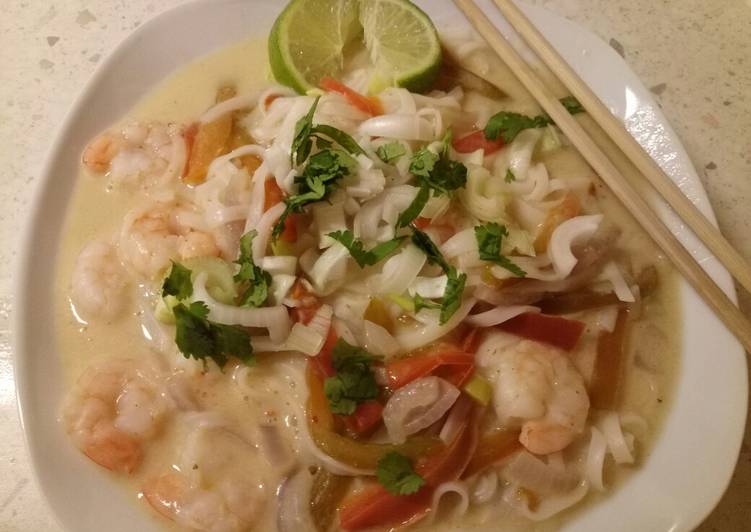 Thai prawn noodle soup