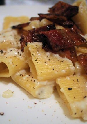 Foto di Cacio, pepe e pancetta caramellata