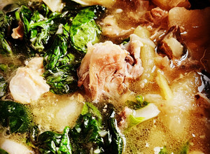 A picture of Instant Pot Chicken Tinola.