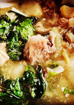 A picture of Instant Pot Chicken Tinola.