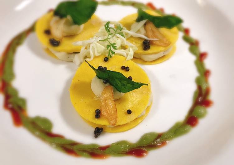 Crepe khandvi ravioli with mashed potatoes