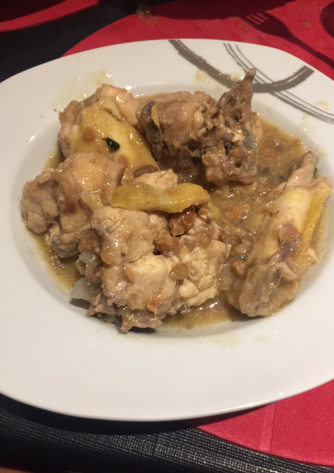 Una foto de Pollo con almendras