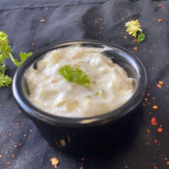 A picture of Tartar sauce.