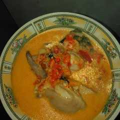 A picture of Opor ayam pedas sederhana.