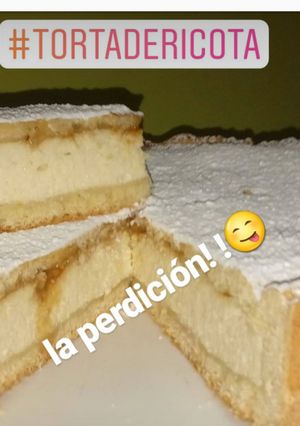 Una foto de Tarta de ricota con dulce de leche😋