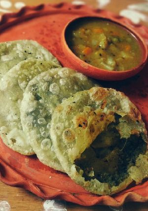 মটরশুঁটির কচুরি ও আলু-কুমড়ো-মটরশুঁটির তরকারি রেসিপির প্রধান ছবি