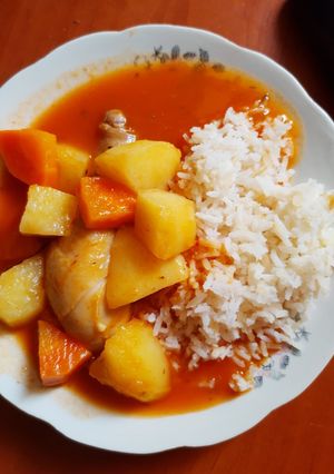 Una foto de Pollo Guisado Guatemalteco