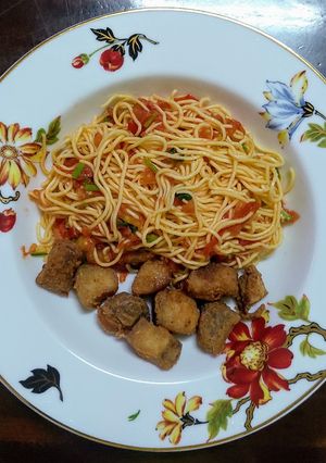Hình của món Mì xào cá sốt cà.