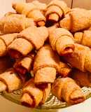 Постные рогалики с клубничным джемом