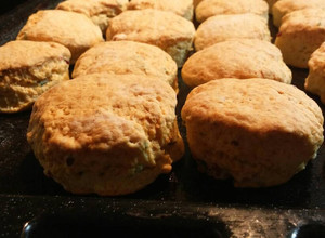 Una foto de Scones de panceta y tomillo