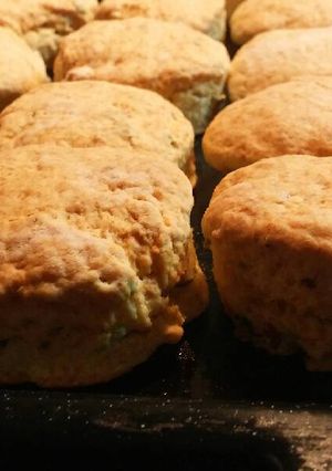 Una foto de Scones de panceta y tomillo