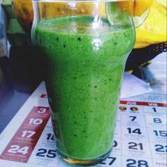 A picture of Batido para desayunar "Green Magik" ✨💚🌿🍐.