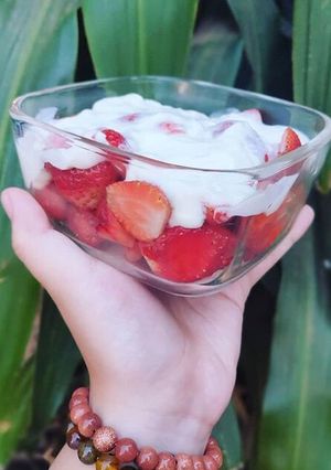 Hình của món Dâu Tây sữa chua.