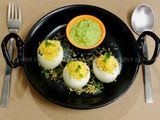 एग चाट बास्केट (Egg chat basket recipe in marathi)