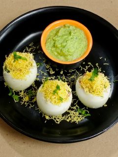 एग चाट बास्केट (Egg chat basket recipe in marathi) रेसिपी चे मुख्य फोटो