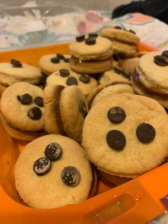 Una foto de Galletas de mantequilla y chips de chocolate