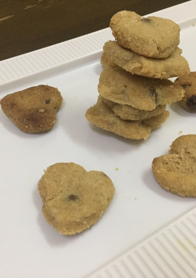 கோதுமை சாக்லேட் சிப்ஸ் குக்கீஸ் (kothumai chocolate chips cookies recipe in tamil) செய்முறை முக்கிய புகைப்படம்