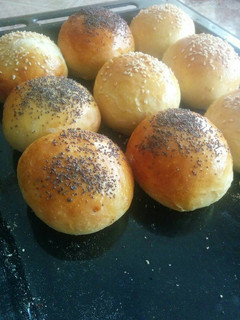A picture of The BEST Hamburger Buns.