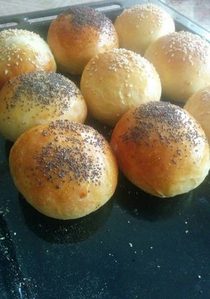 A picture of The BEST Hamburger Buns.
