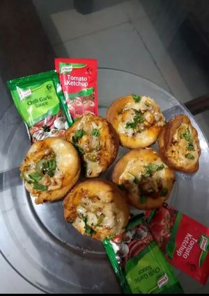A picture of Pizza muffins😋.