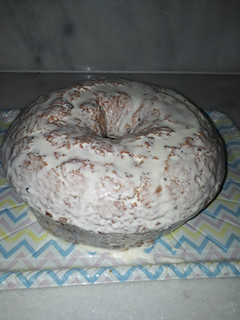Una foto de Torta de naranja con trozos de Oreo,