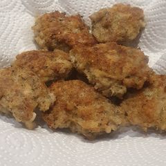 A picture of Fried meatballs.