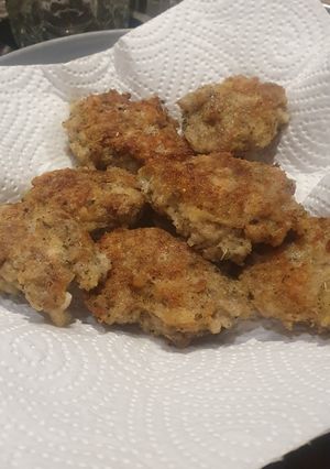 A picture of Fried meatballs.
