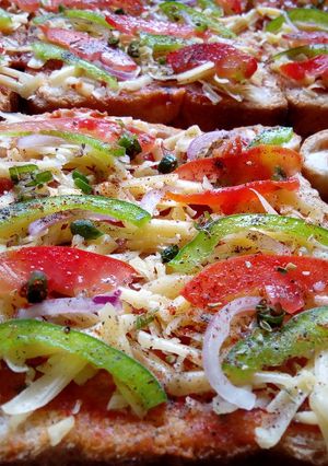 A picture of Bread Pizza.