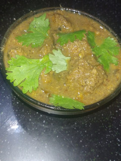 செட்டிநாடு ஸ்டைல் மட்டன் குழம்பு(Chettinadu mutton kulambu recipe in tamil) செய்முறை முக்கிய புகைப்படம்