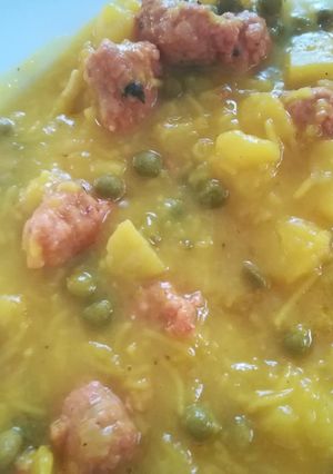 Foto principal de Patata guisada con salchichas frescas de cerdo