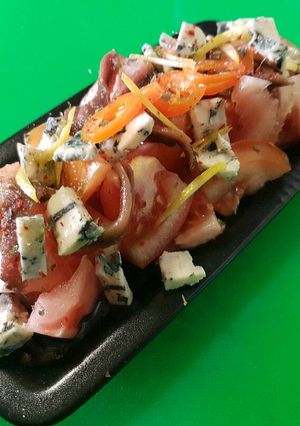 Una foto de Ensalada mar y tierra fusion