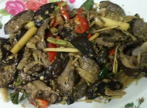 Hình của món Nấm Đông Cô Xào Sả Ớt.